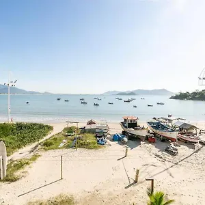  Quarto em Acomodações Particulares Residencial Das Flores Brasil